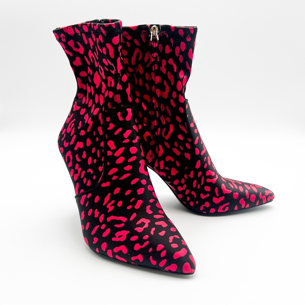 Alice + Olivia Hedde Point Toe Bootie Neon Pink Leopard Size 8.5 Looks NEW!